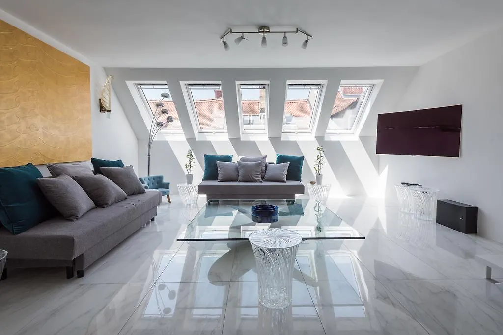 Appartement Ab Ljubljana - The Princess Castle Triplex